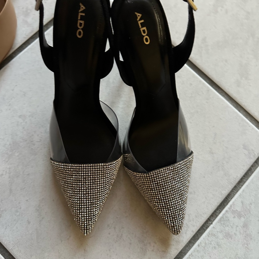 Aldo cocktail embellished shoes. Very elegant n comfy Worn once